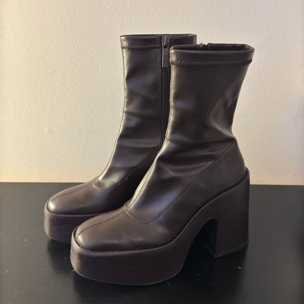 Zara Dark Brown Heeled Boots